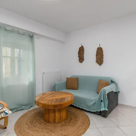Apartment Manolis And Filio Plaka (Milos)