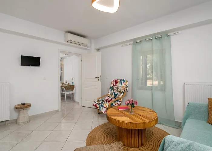 κypraios * Plaka (Milos)