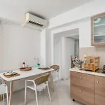 κypraios * Plaka (Milos)