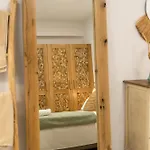 κypraios * Plaka (Milos)