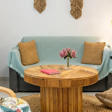 Daire κypraios Plaka (Milos)