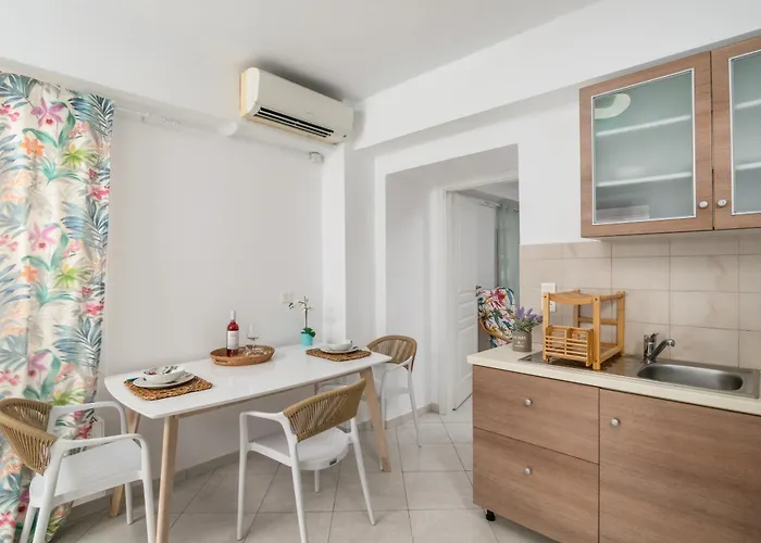 κypraios * Plaka (Milos)